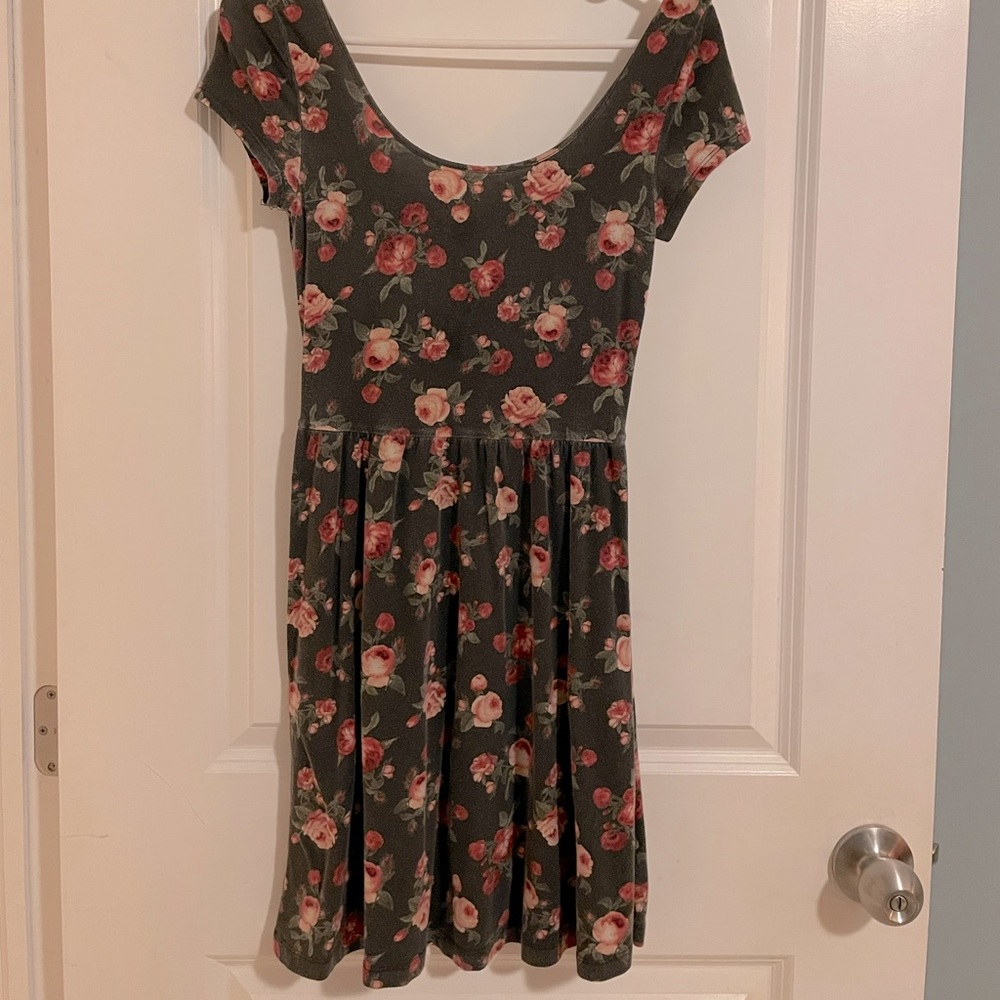 Adorable midi dress